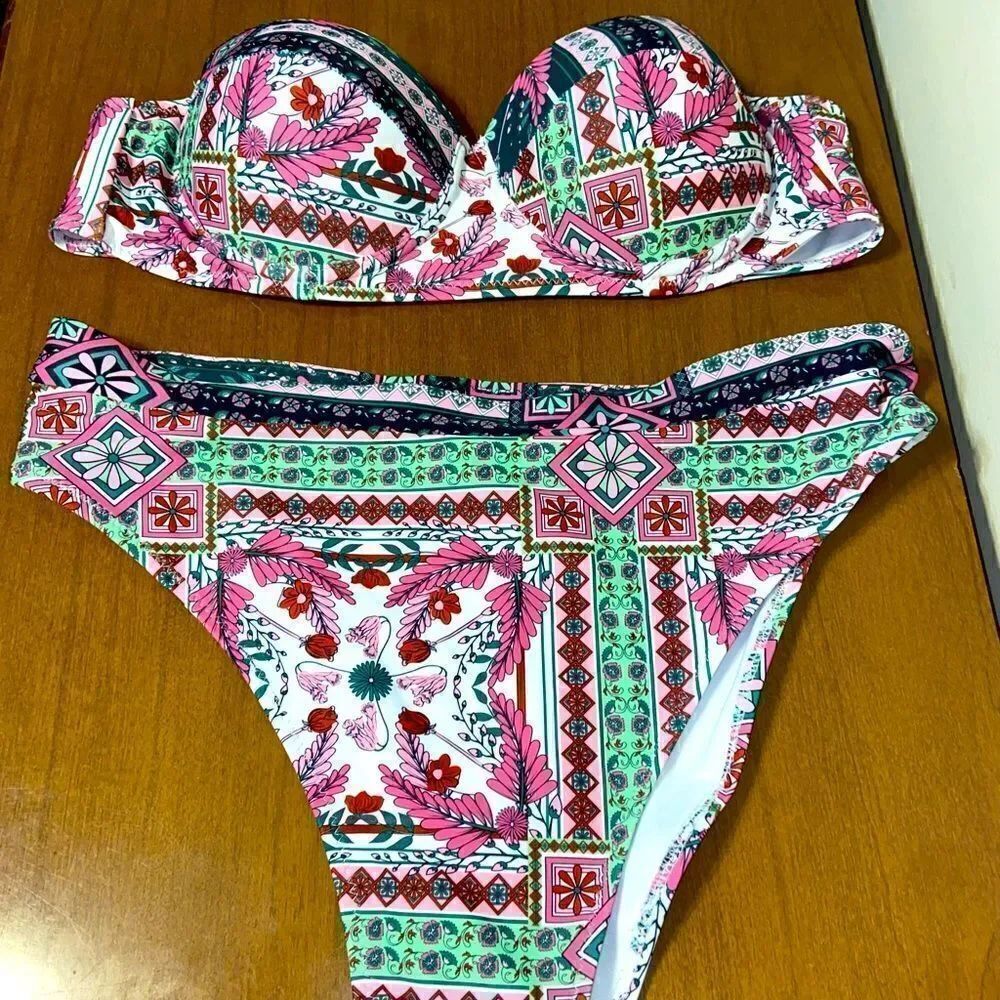 Pretty little thing strapless 2 piece bikini